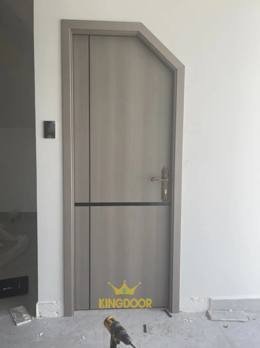 cua-go-carbon-binh-tan-tphcm