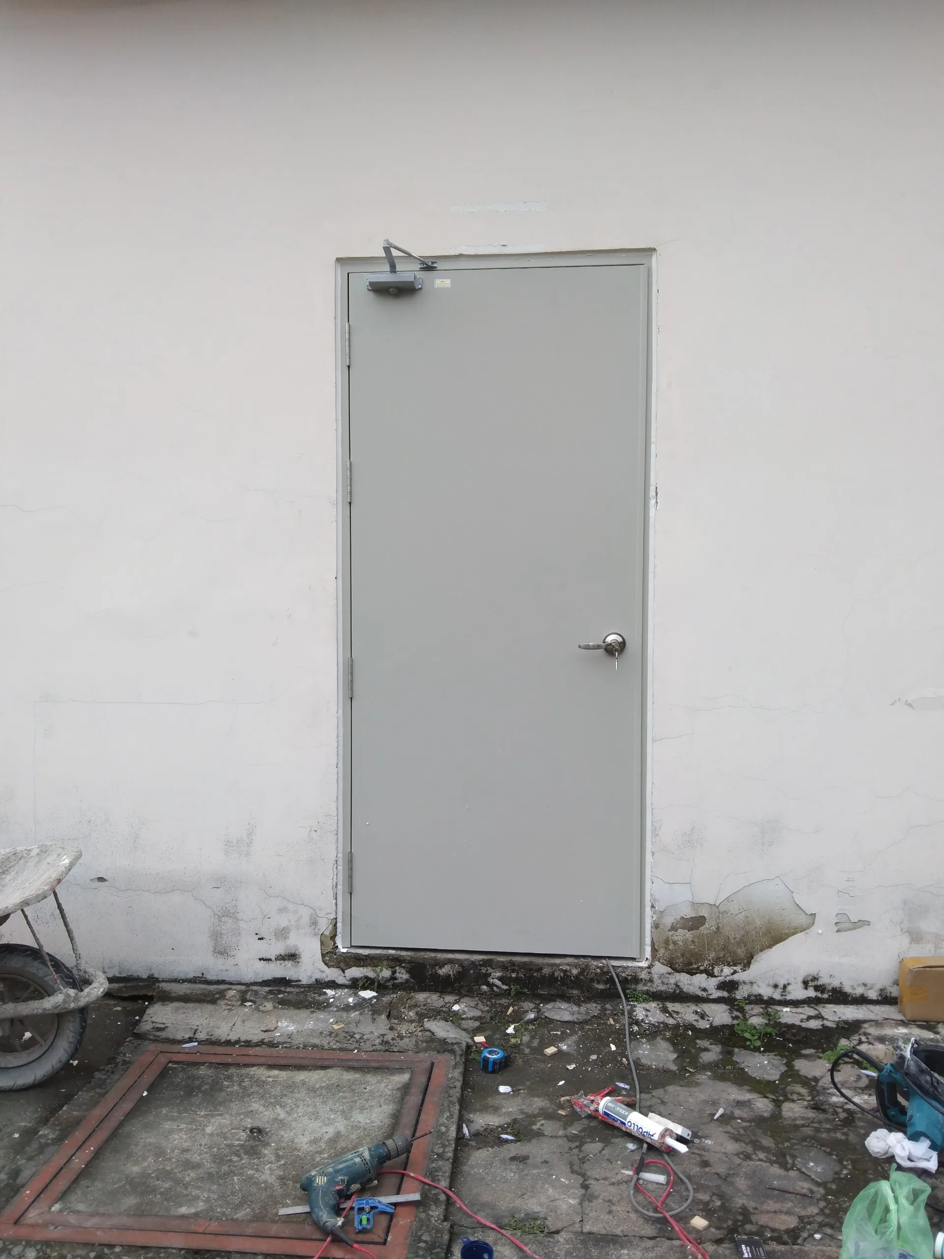 cua-thep-chong-chay-tai-long-an