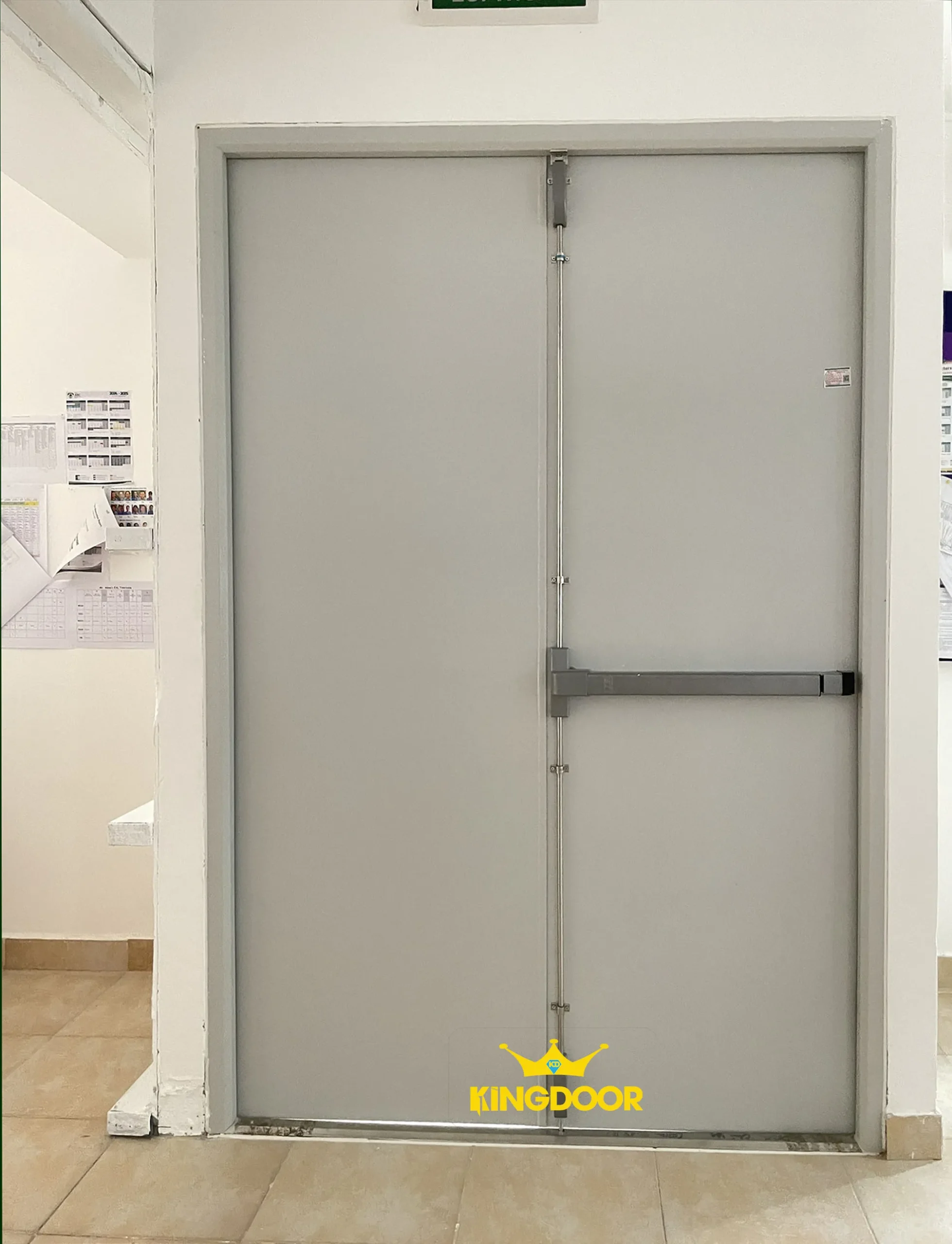 cua-thep-chong-chay-tai-long-an