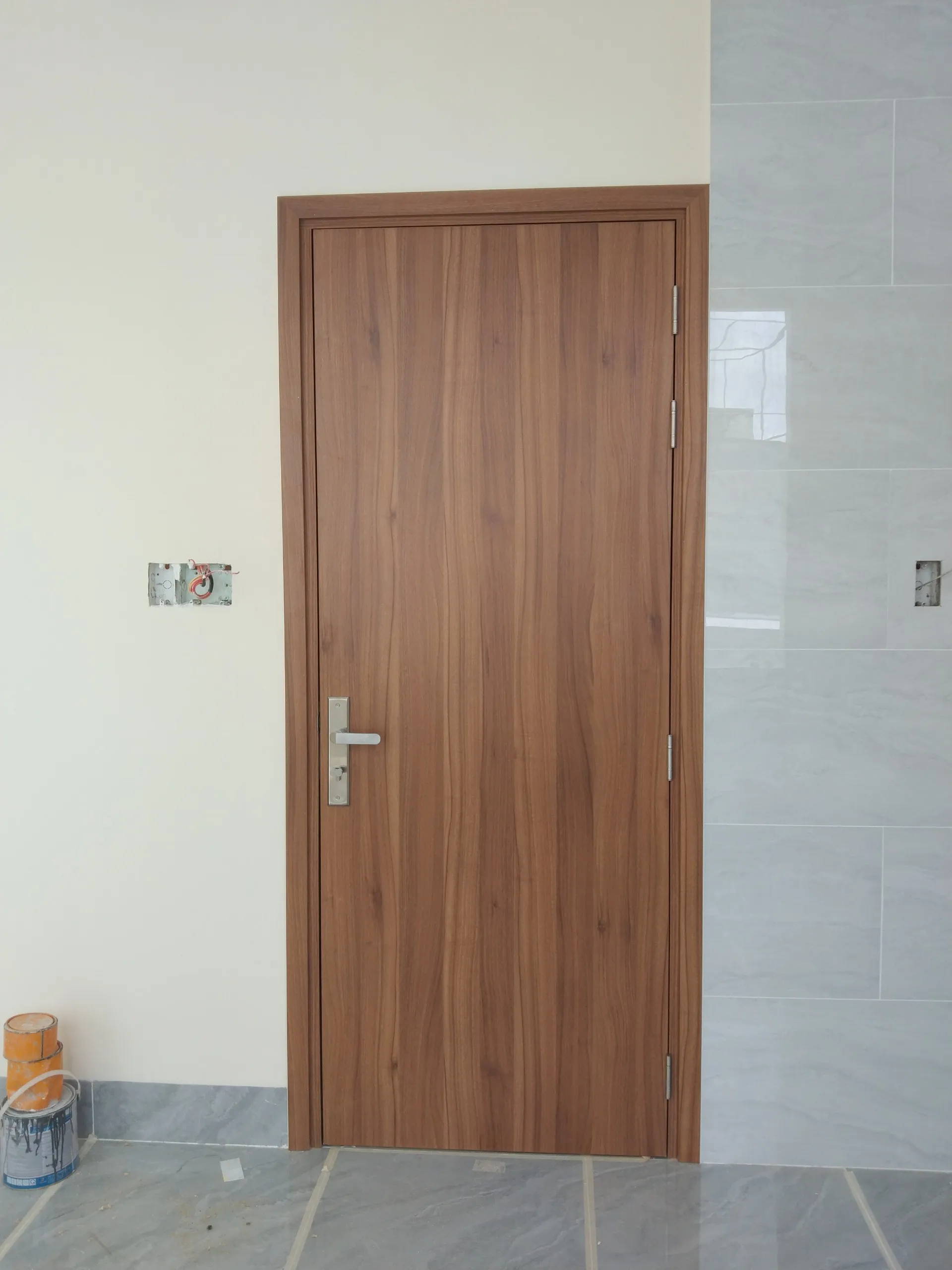 cua-go-cong-nghiep-mdf-melamine-tai-quan-10