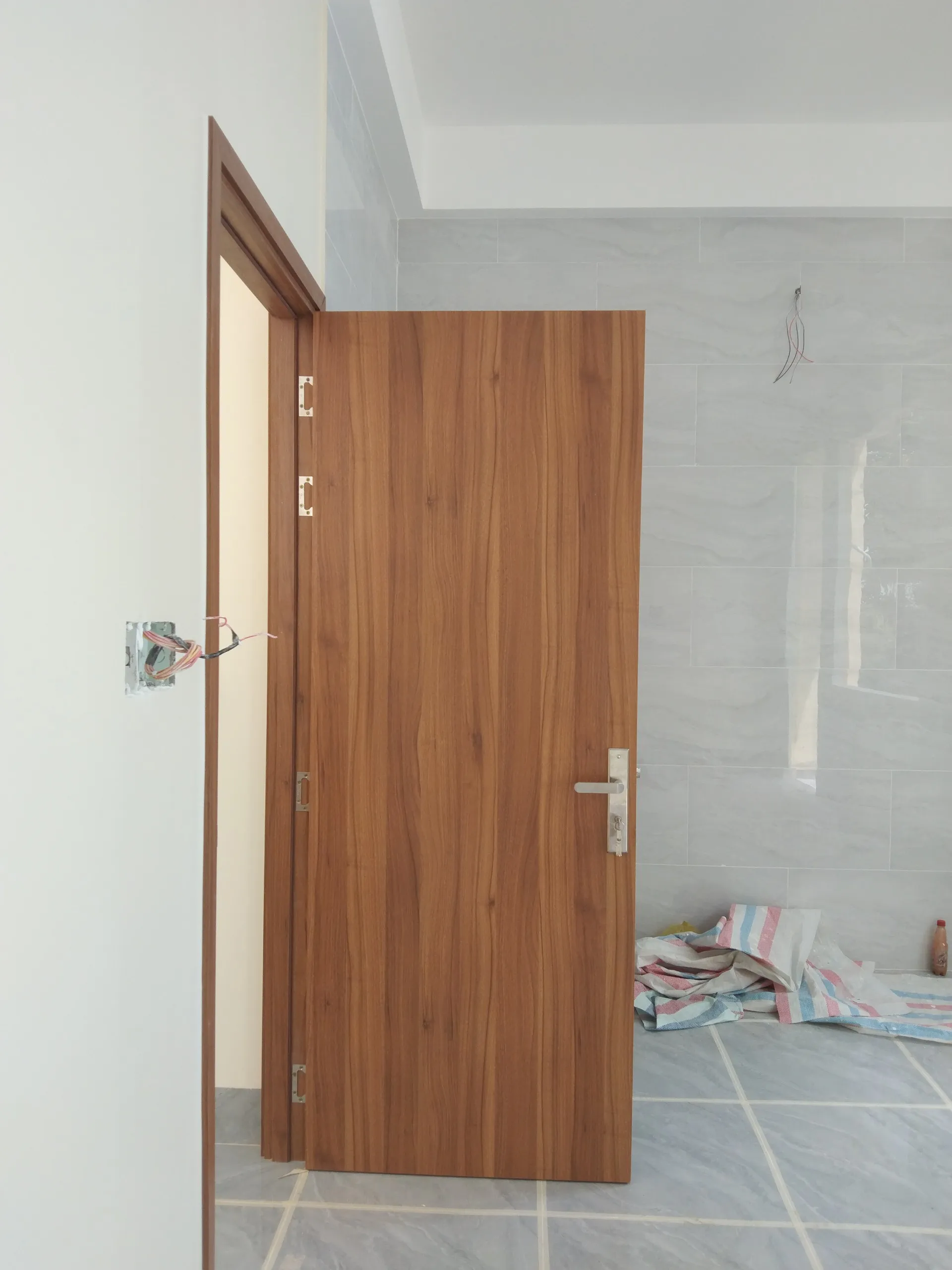 cua-go-cong-nghiep-mdf-melamine-tai-quan-10