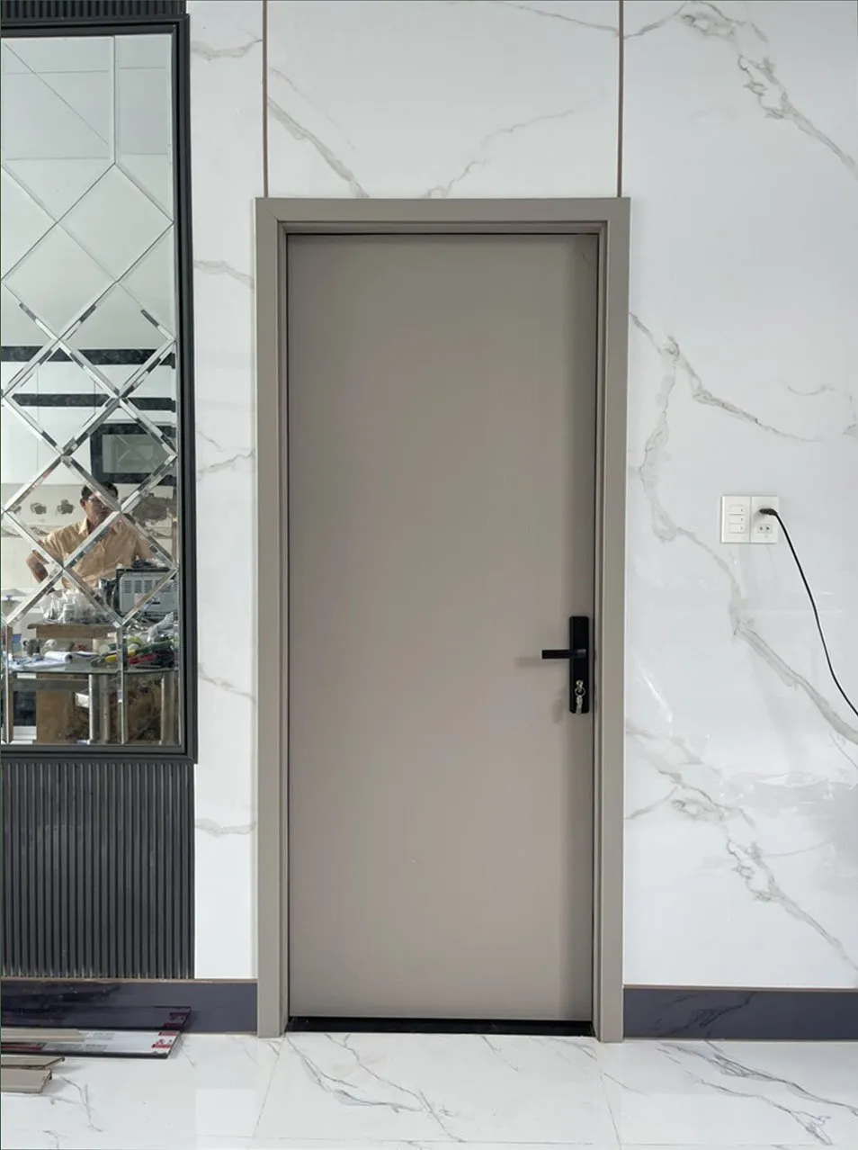 cua-go-carbon-tai-quan-2