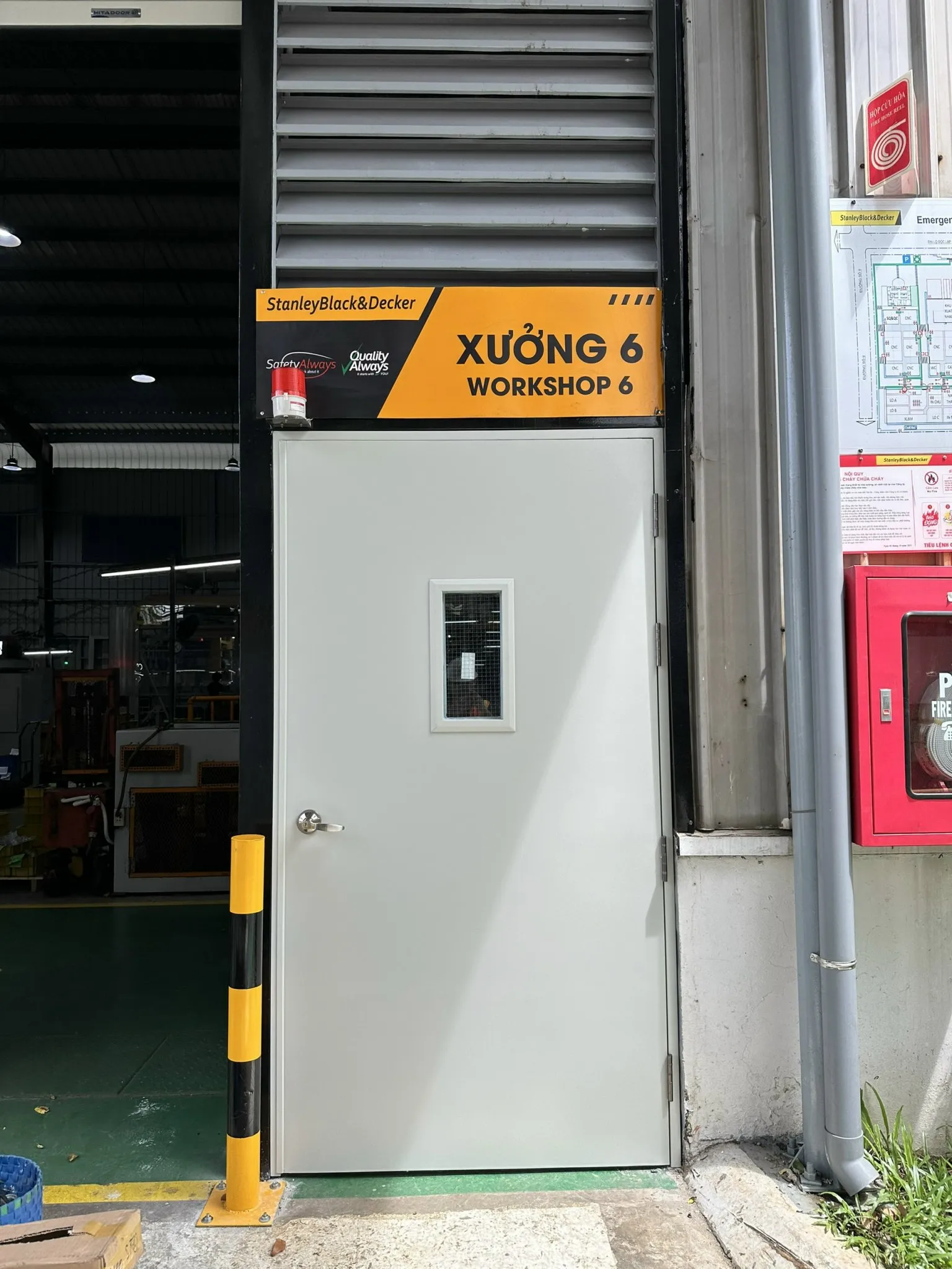 cua-thep-chong-chay-tai-binh-tan