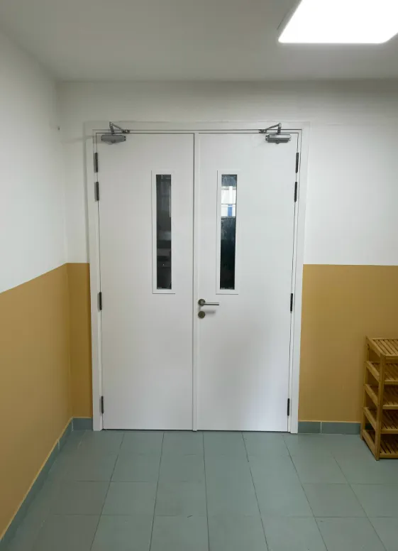 cua-thep-chong-chay-hoc-mon