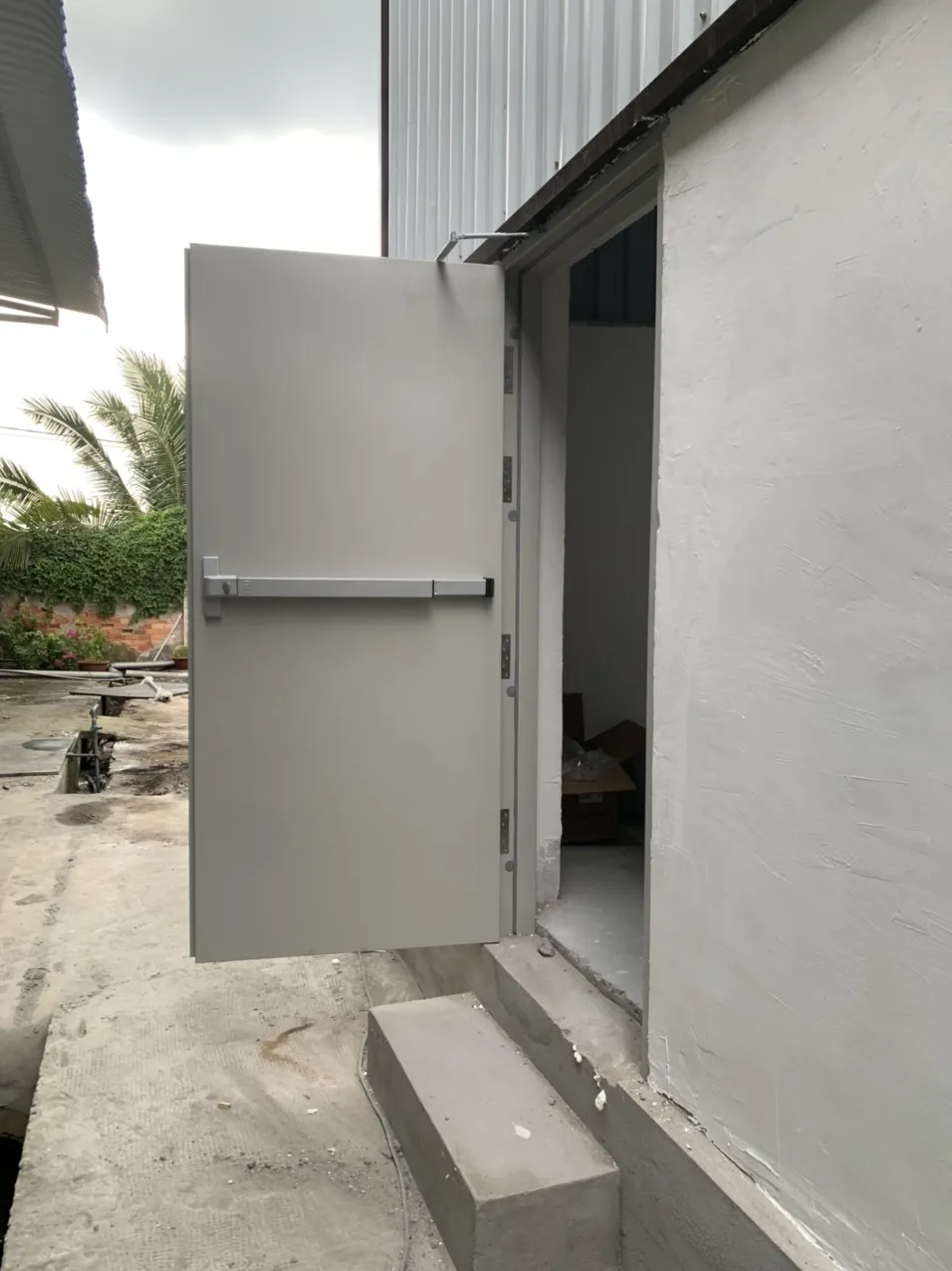 cua-thep-chong-chay-hoc-mon