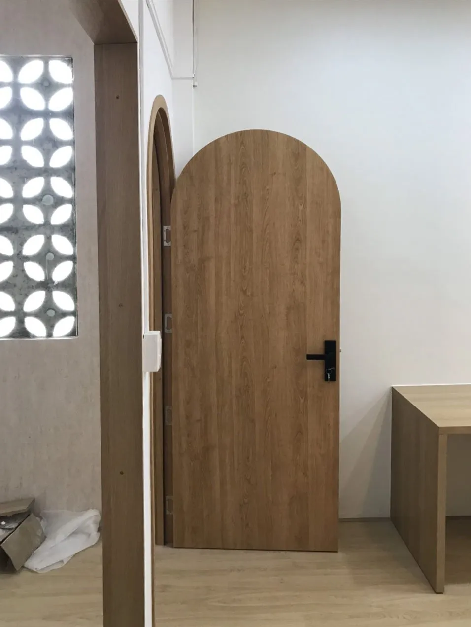 cua_nhua_composite_tai_Dak_Lak