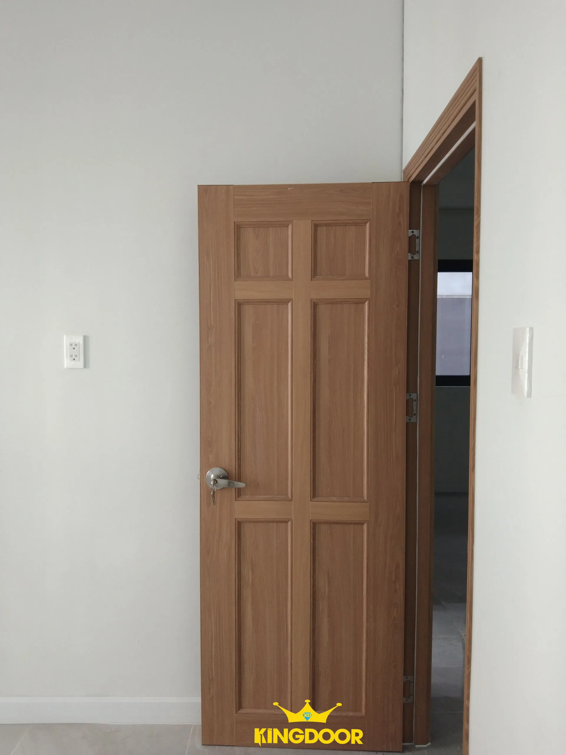 cua-nhua-dai-loan-tai-can-tho