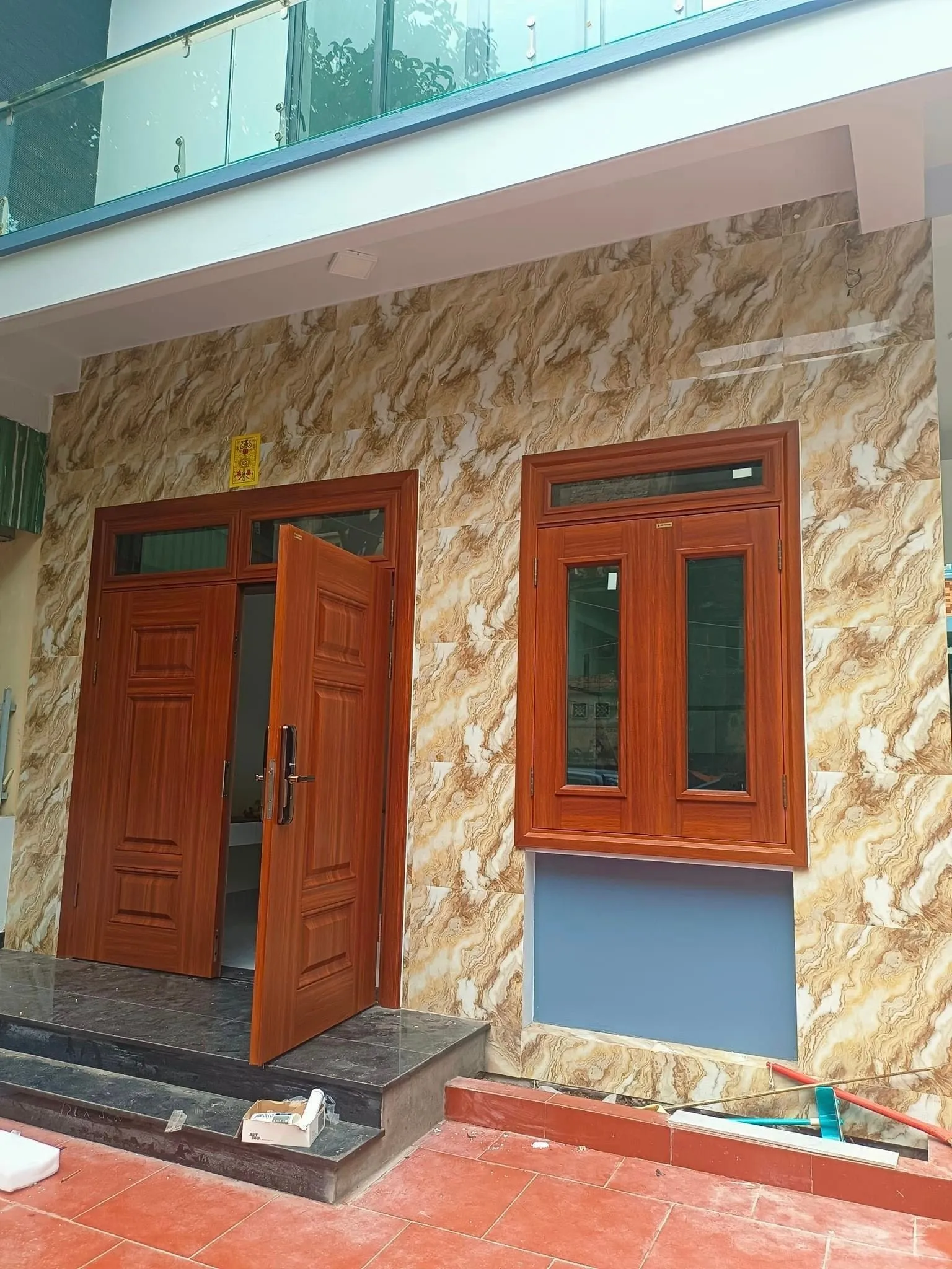 cua-thep-van-go-tai-quan-10