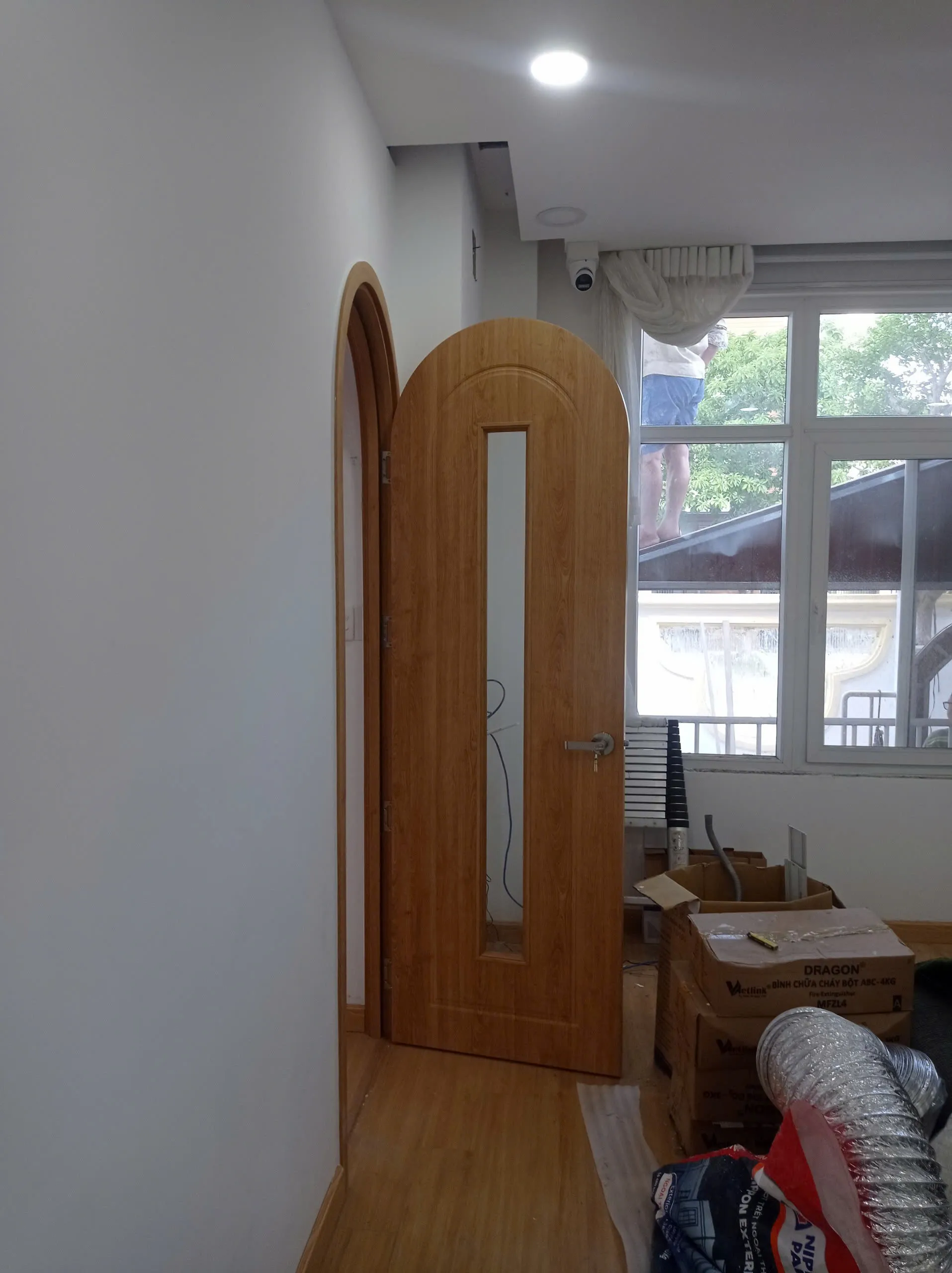 cua-vom-nhua-composite-tai-tra-vinh