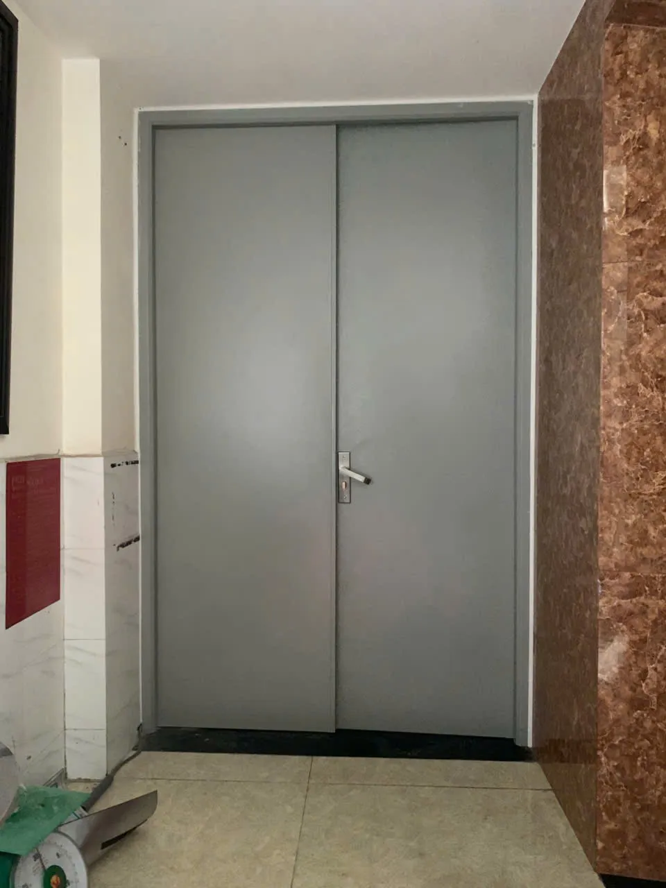 cua-thep-chong-chay-tai-binh-chanh