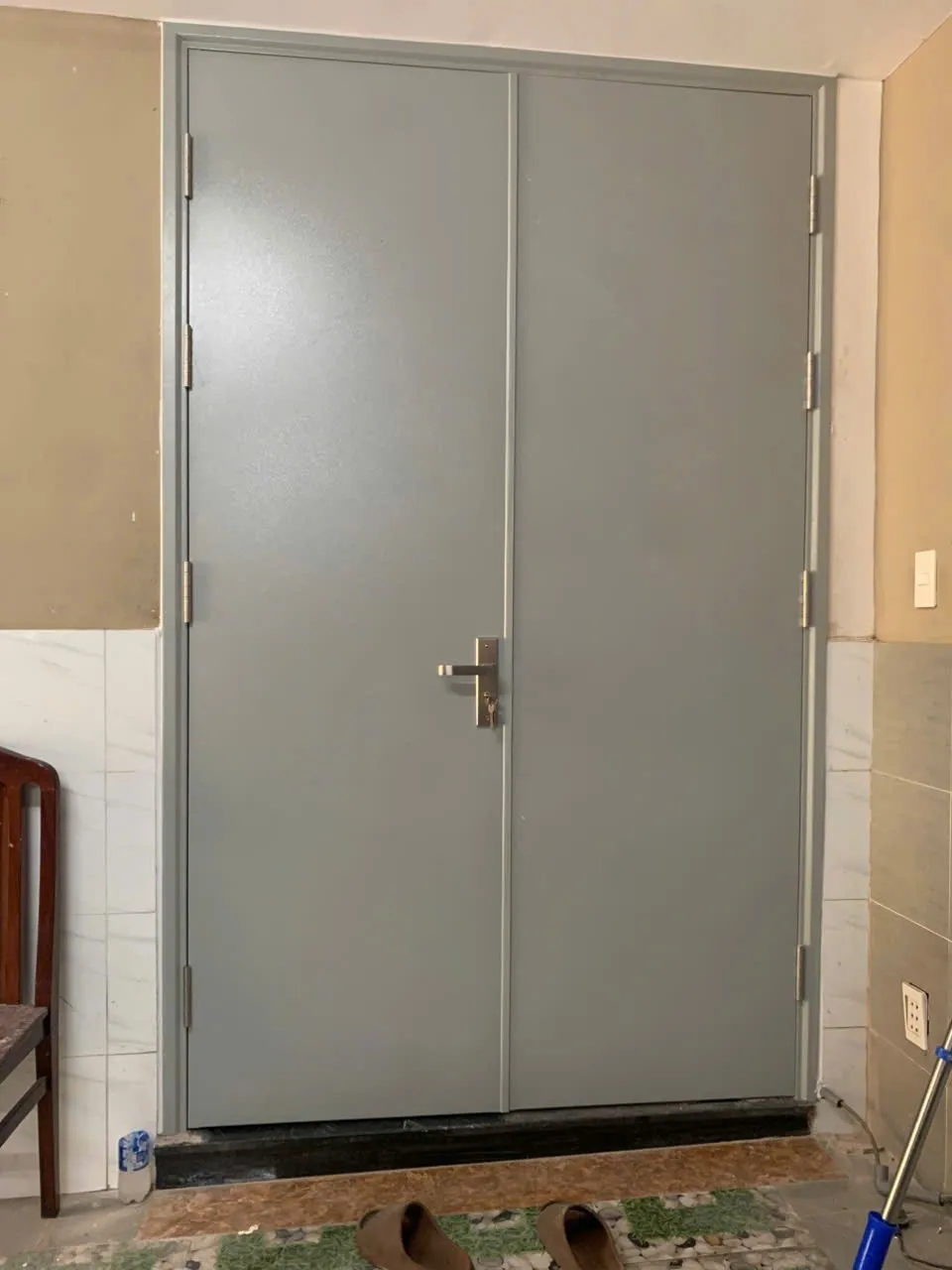 cua-thep-chong-chay-tai-binh-chanh