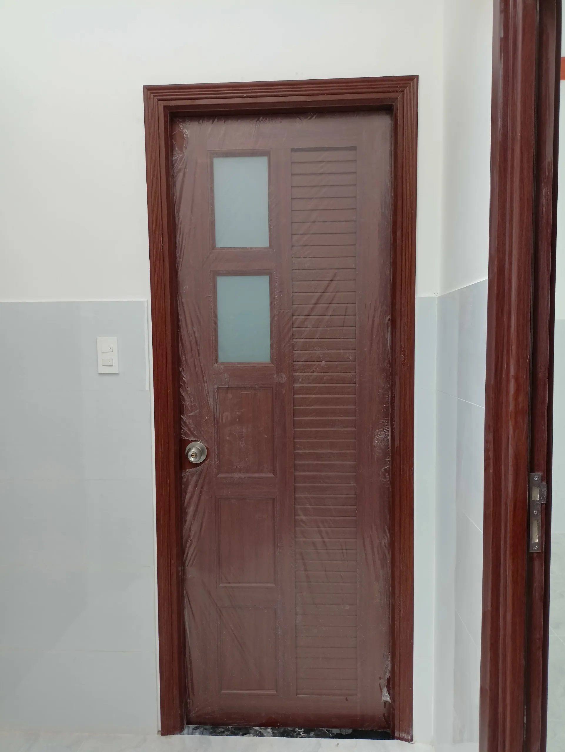 cua-nhua-dai-loan-can-gio