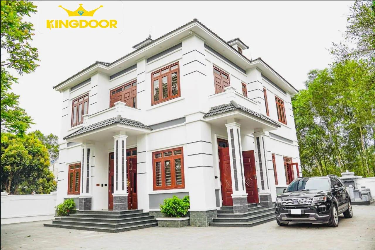 cua-thep-van-go-tai-bao-loc-lam-dong