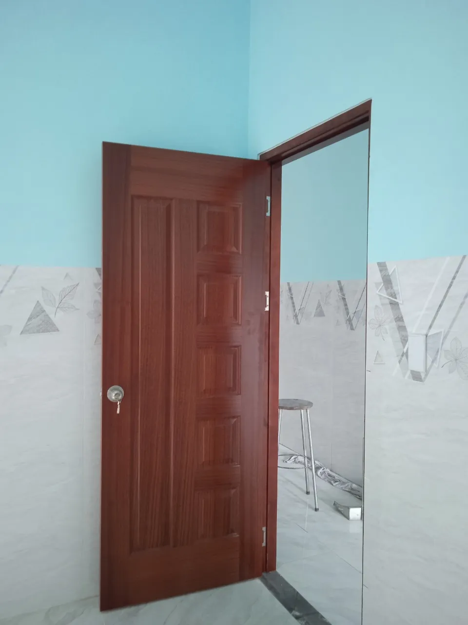 cua-go-cong-nghiep-hdf-sơn-tai-phuong-sai-gon