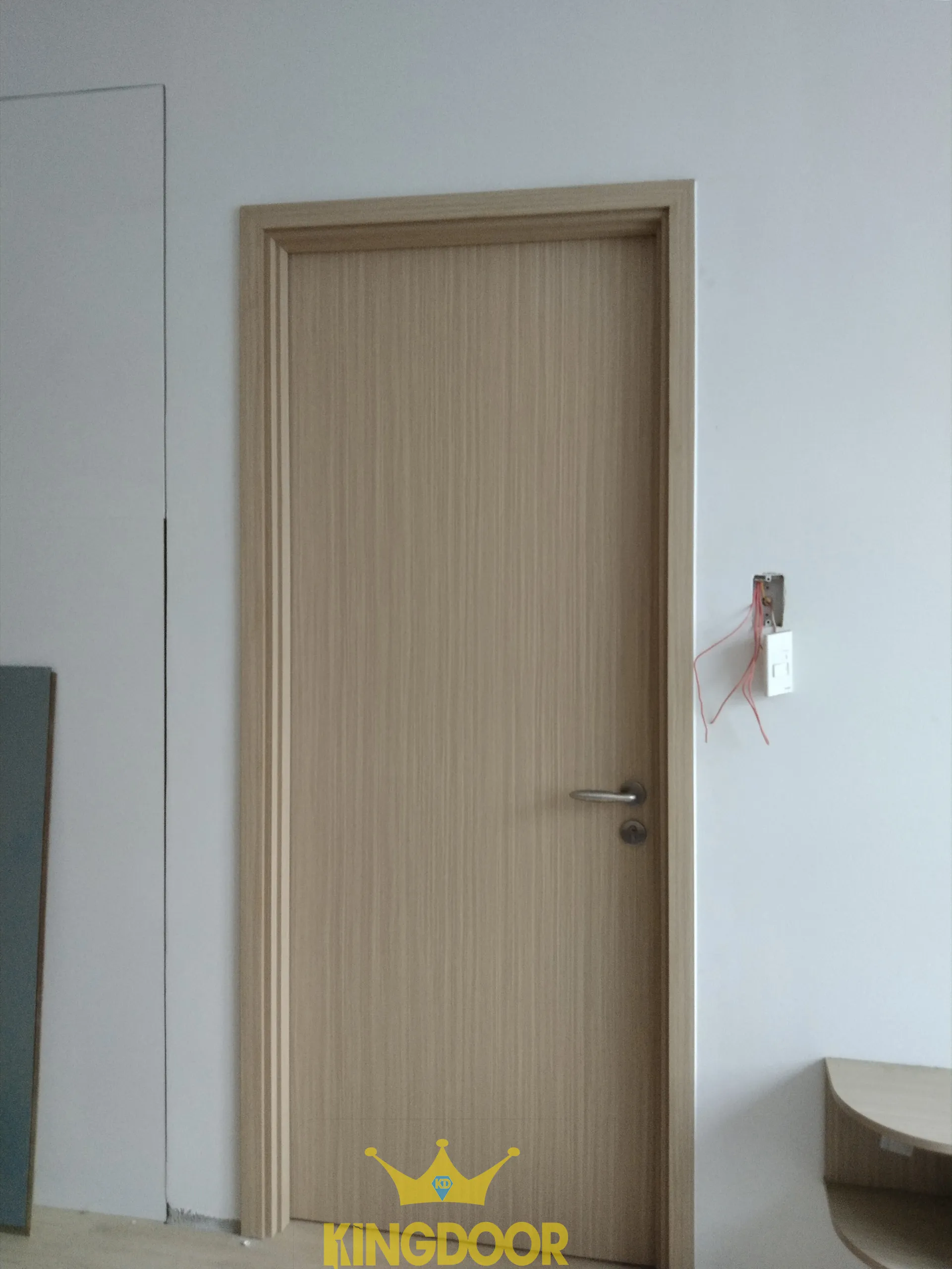 Cua-go-cong-nghiep-tai-phuong-ben-nghe