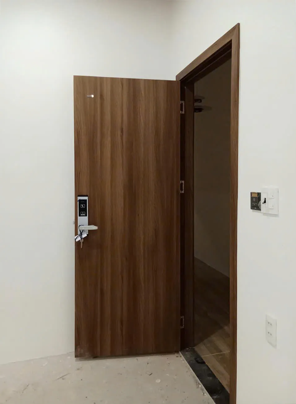 cua-nhua-abs-han-quoc-tai-phuong-sai-gon