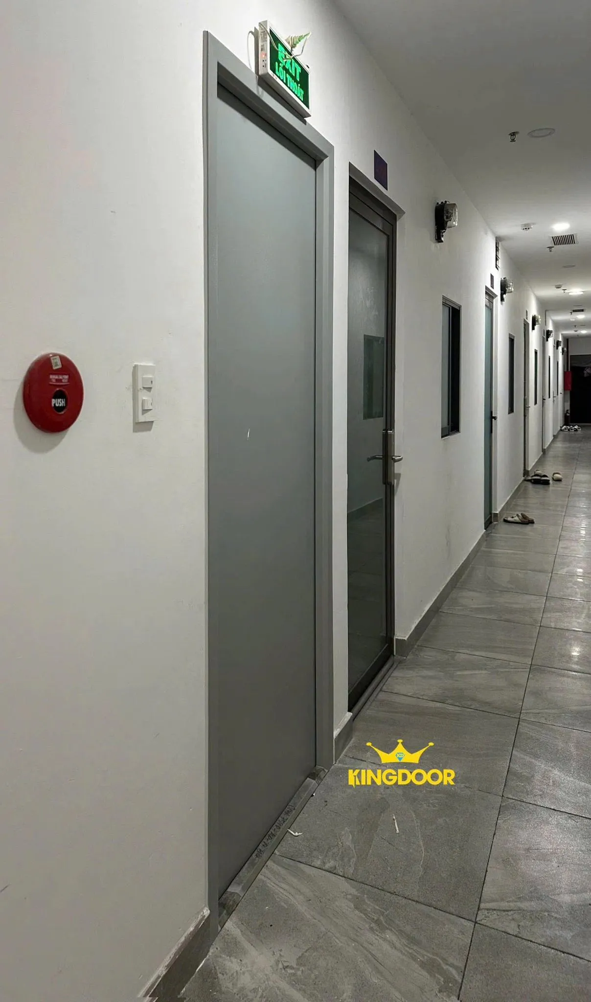 Cua-thep-chong-chay-tai-hiep-binh