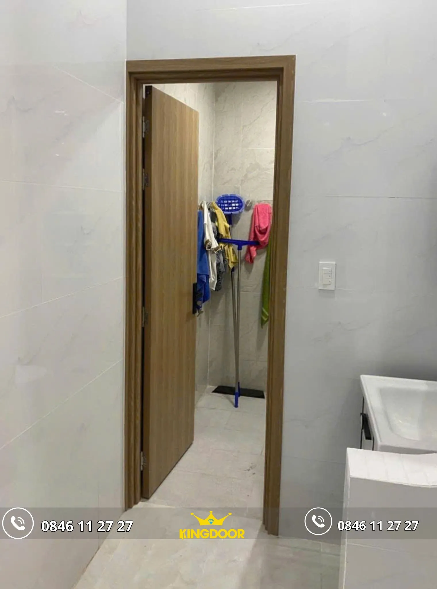 cua-nhua-composite-tai-phuong-an-lac