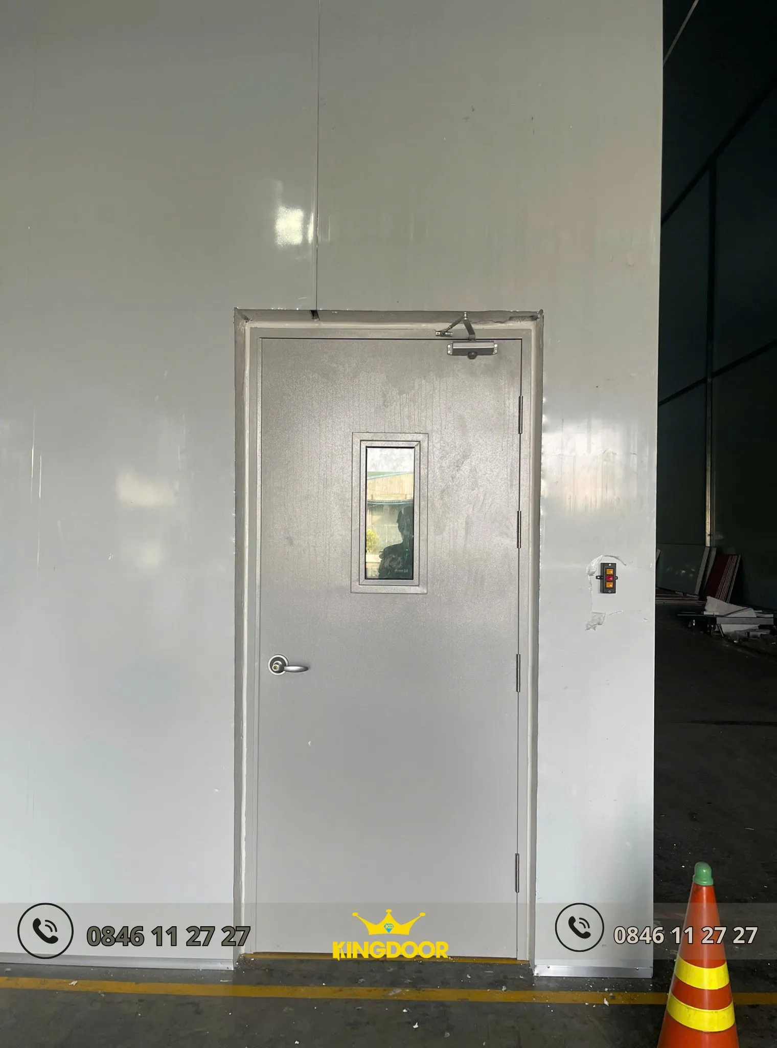 cua-thep-chong-chay-tai-tan-dinh