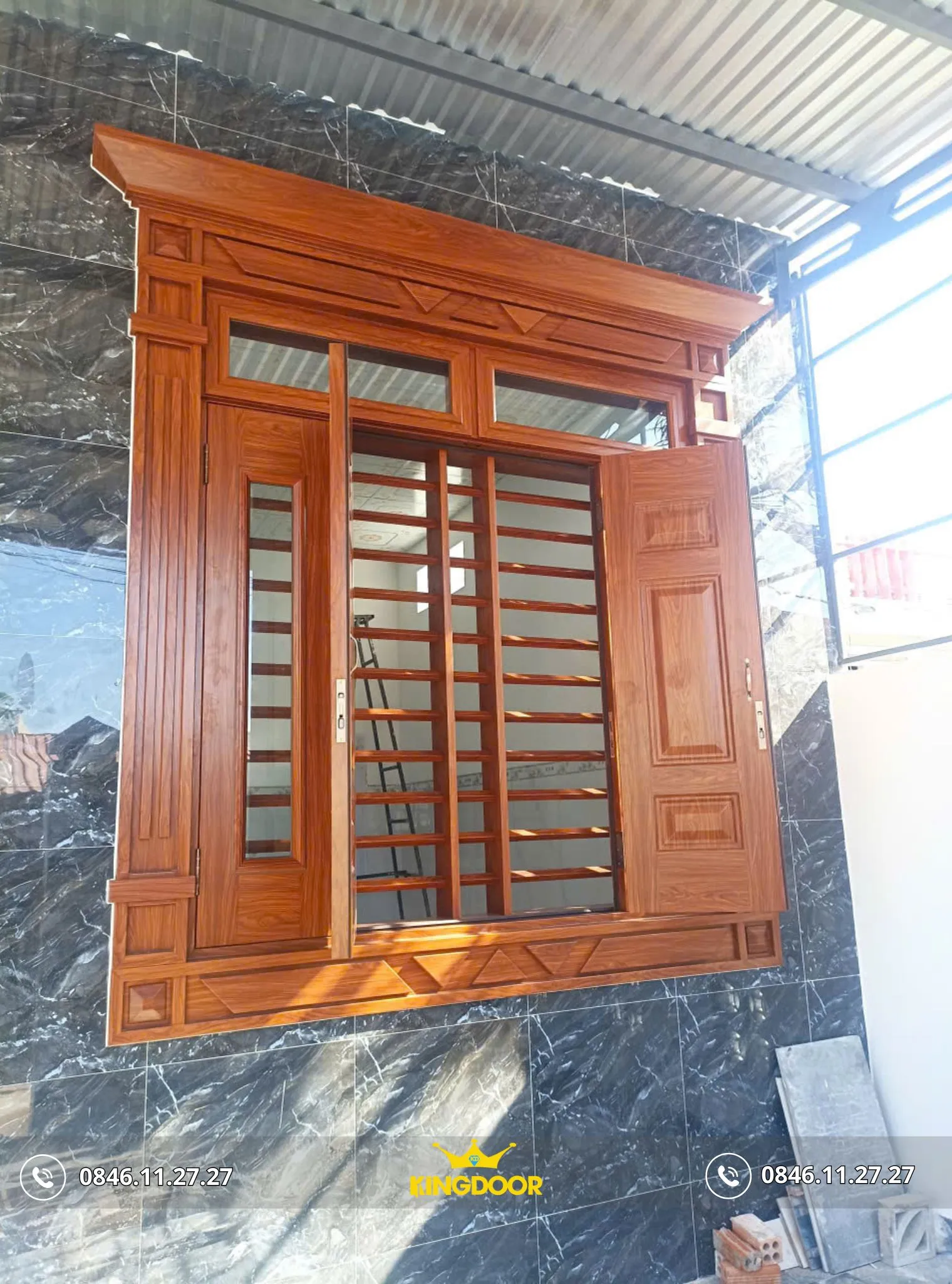 cua-thep-van-go-tai-phuong-binh-tay