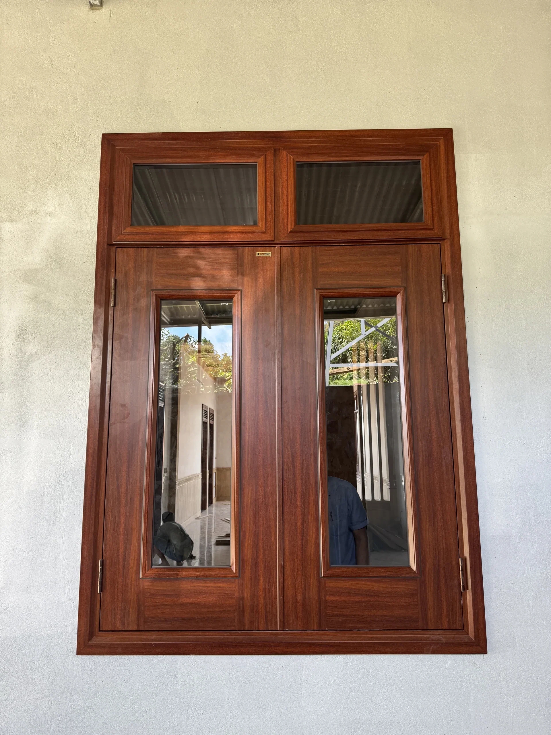 cua-thep-van-go-tai-phuong-binh-tay