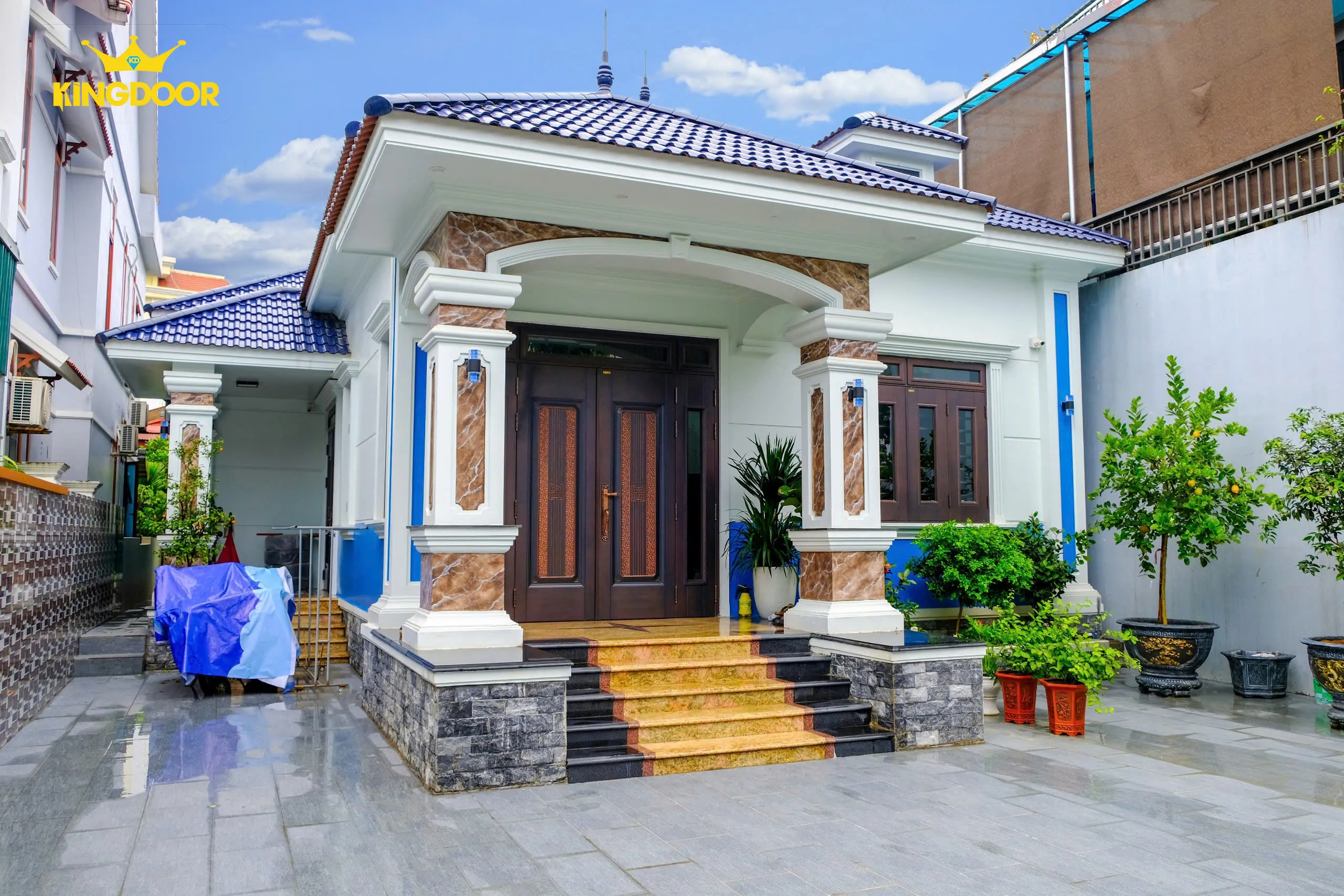 cua-thep-van-go-classic-5D