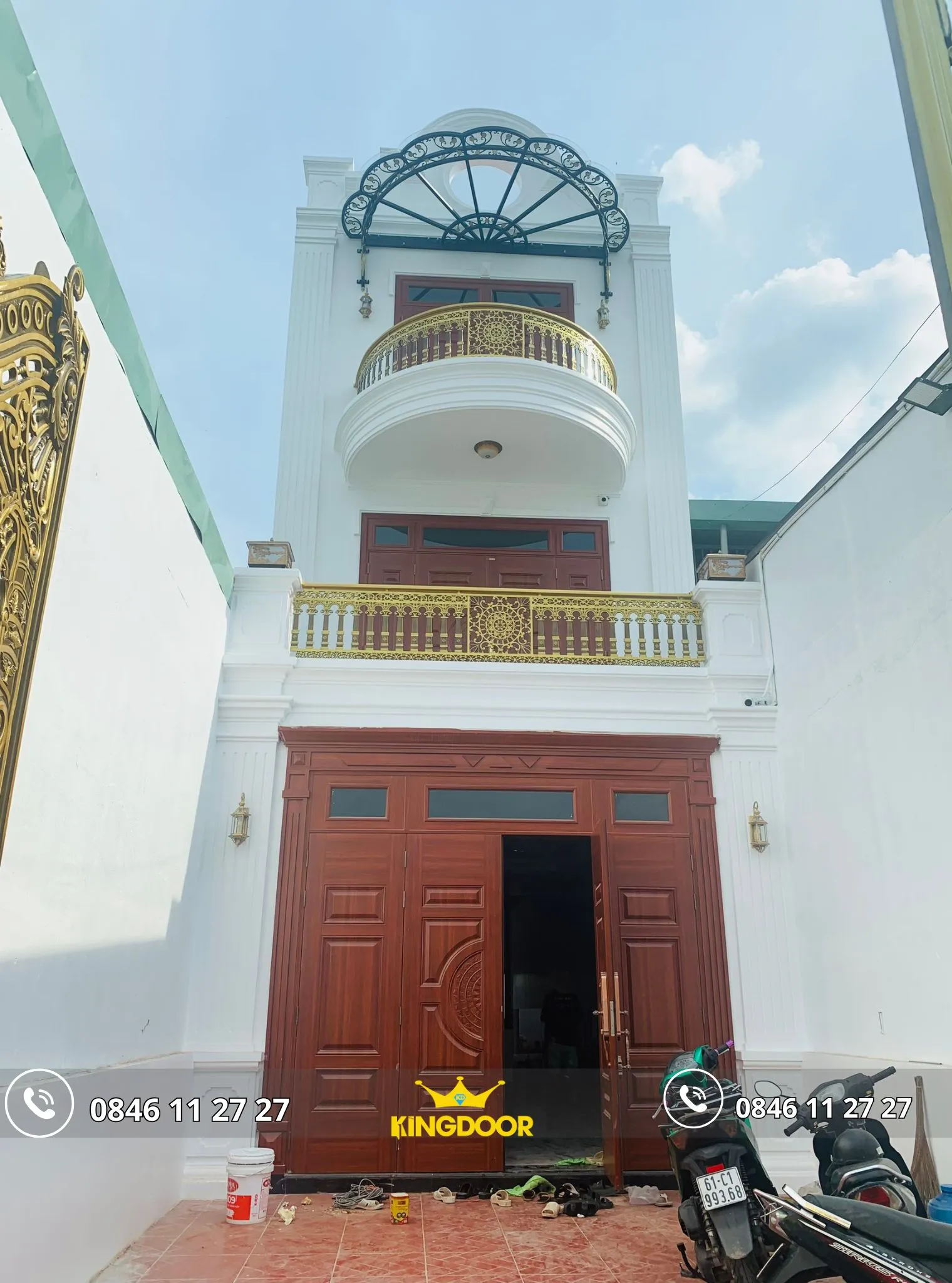 Cua-thep-van-go-tai-chau-duc-tphcm