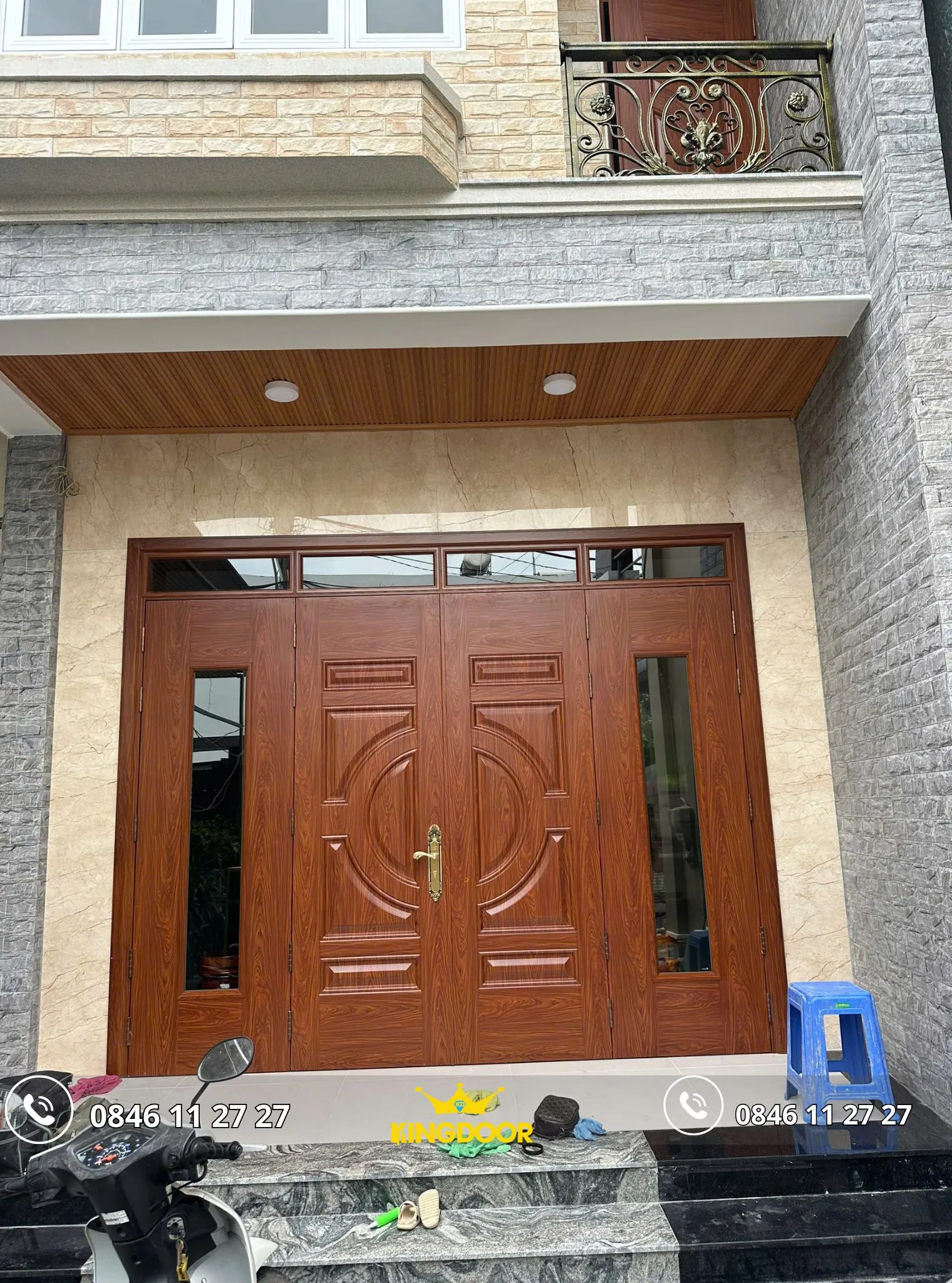 cua-thep-van-go-tai-phuong-xuan-hoa