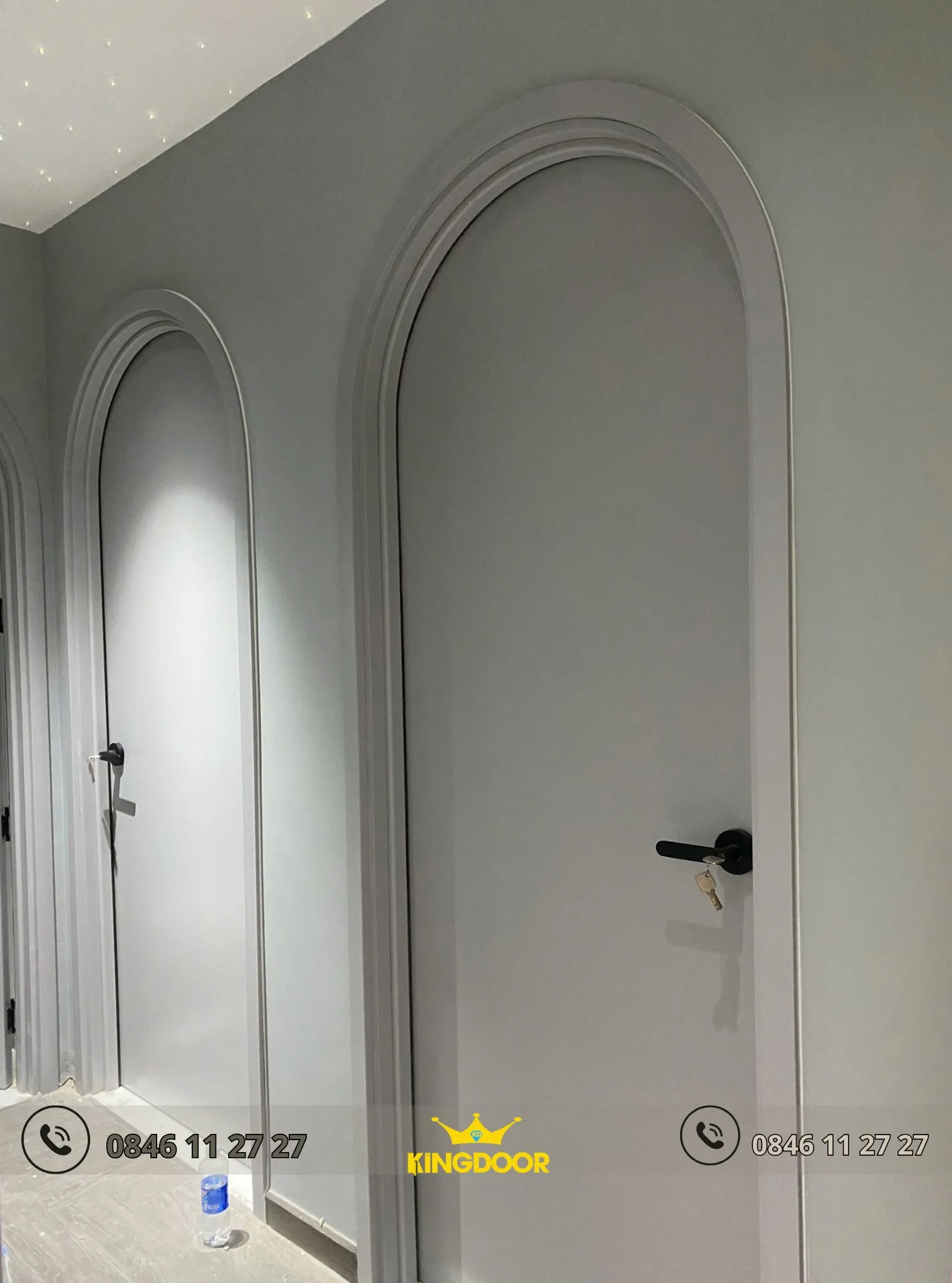 cua-vom-nhua-composite-tai-ban-co