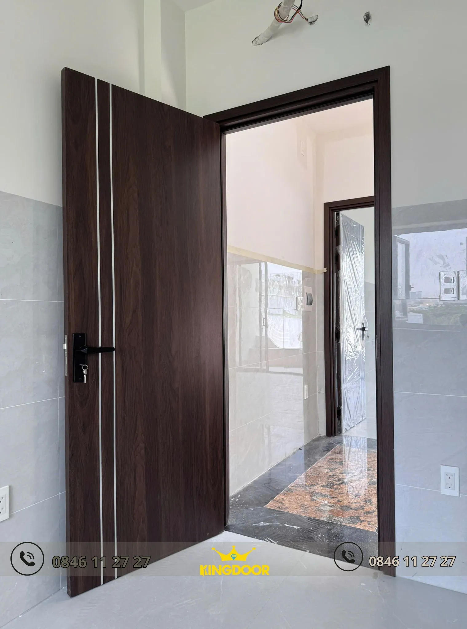 cua-nhua-composite-tai-phuong-xuan-hoa