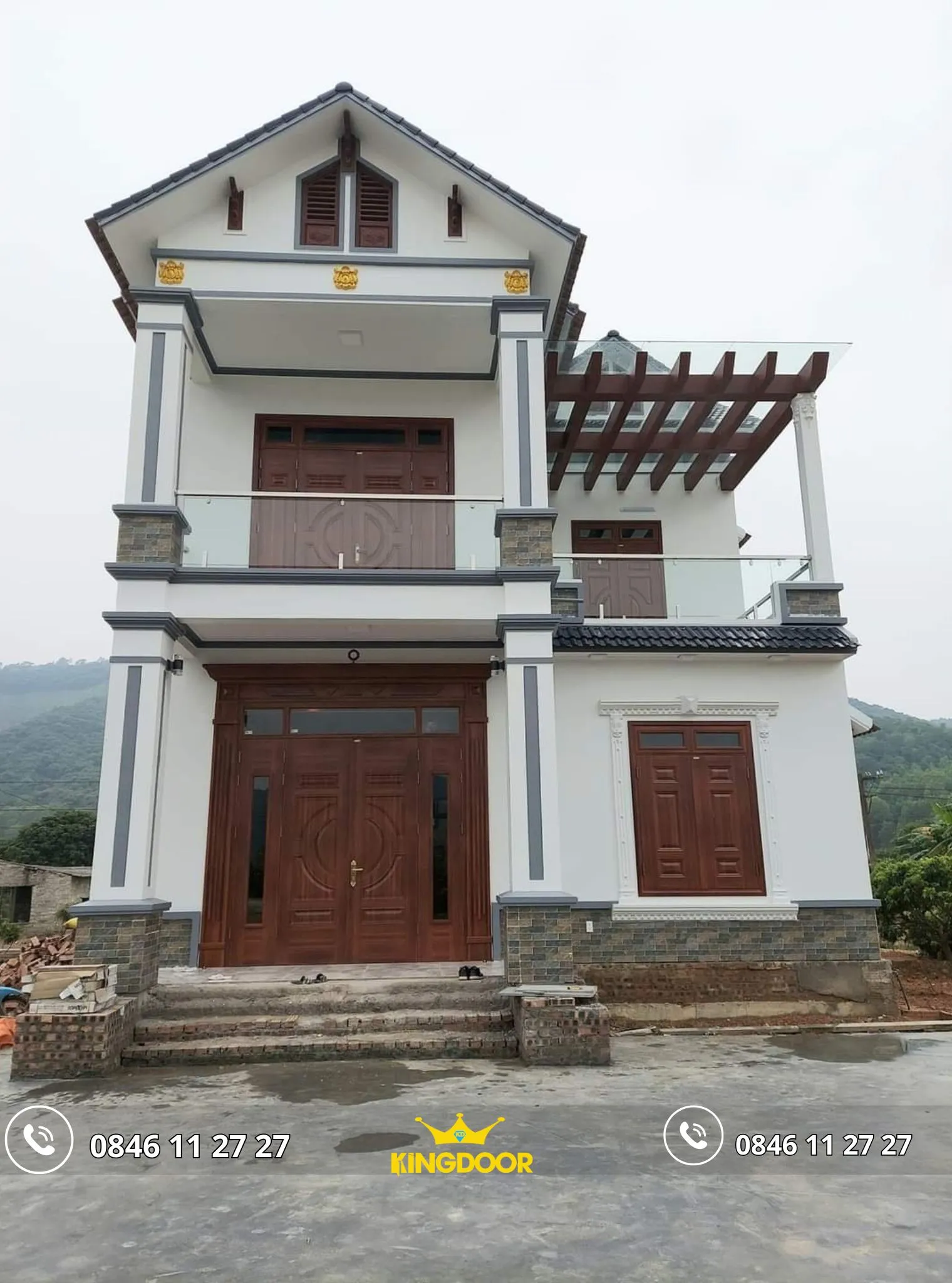 Cua-thep-van-go-tai-chau-duc-tphcm