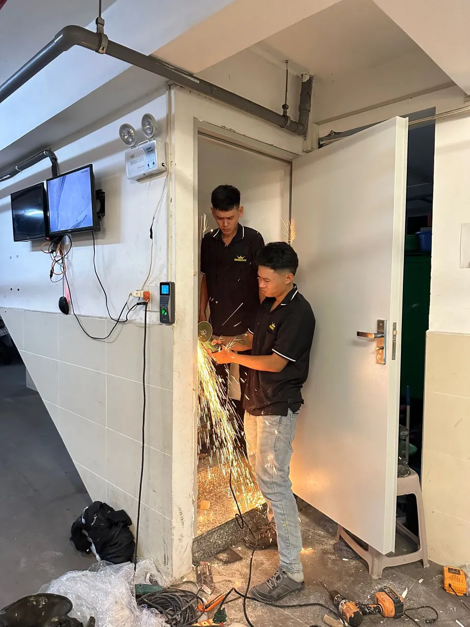 cua-thep-chong-chay-tai-phuong-khanh-hoi